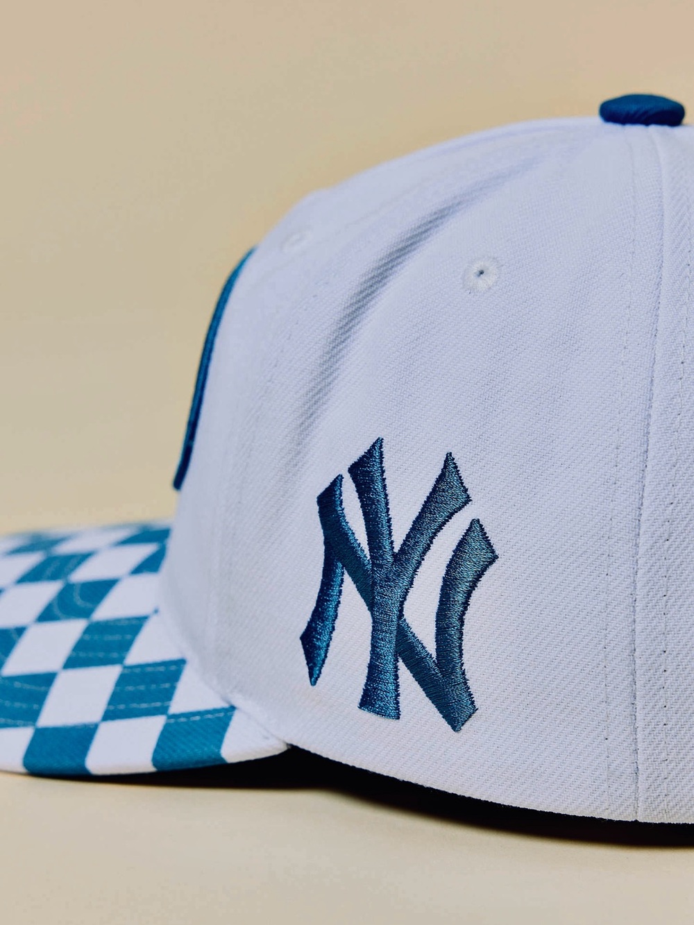 NWOT Mitchell & Ness MLB New York Yankees Checkered Brim Hat - Picture 2 of 5